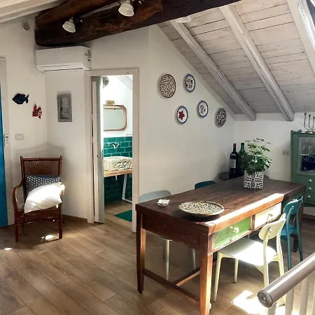 Donna Serena Ачи Костелло