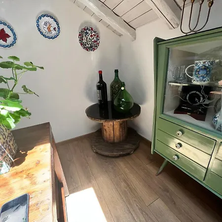 Donna Serena Aci Castello