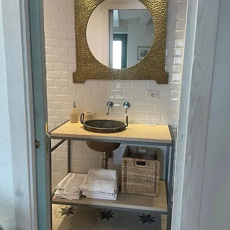 Donna Serena Aci Castello